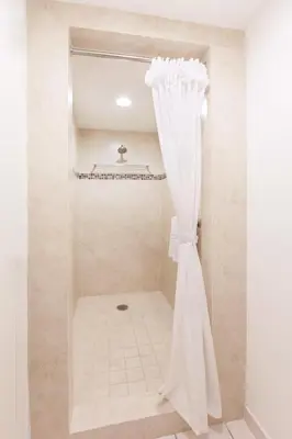 Un baño de El Cid Marina Beach Hotel
