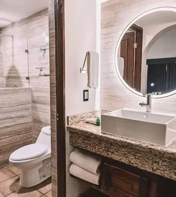 Un baño de Hacienda Suites Loreto