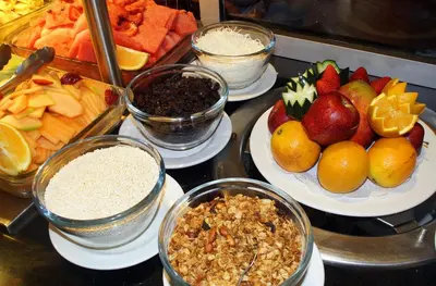 Comida en o cerca de este hotel