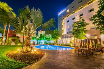 Piscina en o cerca de Hotel Lucerna Hermosillo