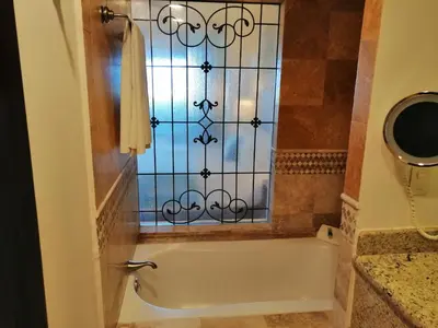 Un baño de Las Villas Hotel & Golf By Estrella del Mar