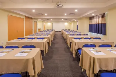 Zona business o sala de conferencias en Microtel Inn & Suites by Wyndham Culiacán