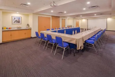 Zona business o sala de conferencias en Microtel Inn & Suites by Wyndham Culiacán