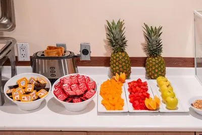 Comida en o cerca de este hotel