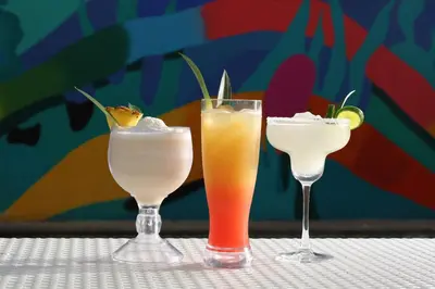 Bebidas en Garner Hotel Mazatlan Beach by IHG