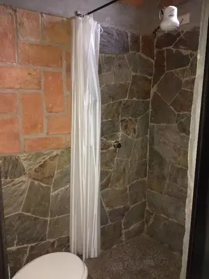 Un baño de Posada Don Jose