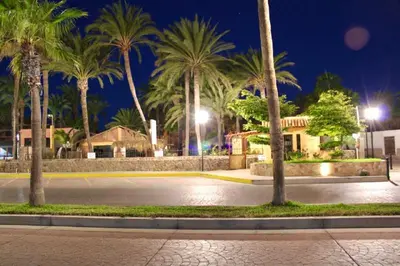 Jardín al aire libre en Sukasa Bungalows