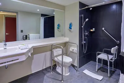 Un baño de City Express by Marriott Hermosillo