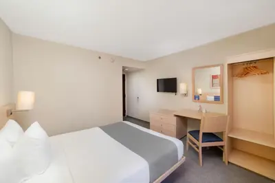 Una televisión o centro de entretenimiento en City Express by Marriott Nogales