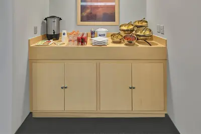 Comida en o cerca de este hotel
