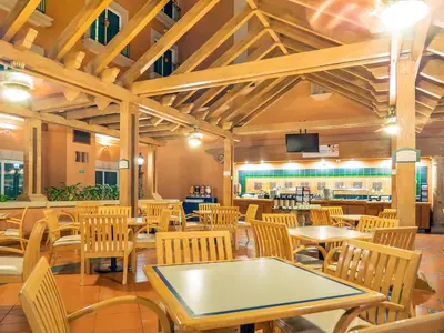 Un restaurante o sitio para comer en Holiday Inn Express Torreon by IHG
