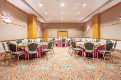 Zona business o sala de conferencias en Crowne Plaza Torreon by IHG