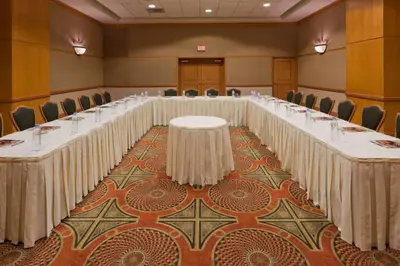 Zona business o sala de conferencias en Crowne Plaza Torreon by IHG