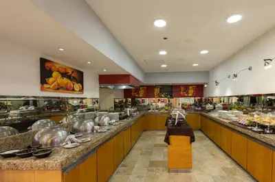 Comida en o cerca de este hotel