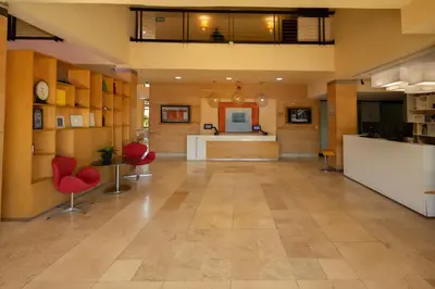 El vestíbulo o zona de recepción de Fiesta Inn Nogales