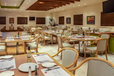 Un restaurante o sitio para comer en Fiesta Inn Ciudad Juarez