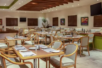 Un restaurante o sitio para comer en Fiesta Inn Ciudad Juarez