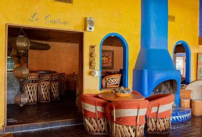 Zona de estar de Villa Mexicana Creel Mountain Lodge