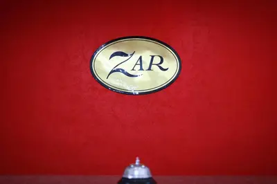 Certificado, premio, señal o documento que está expuesto en Zar Los Mochis