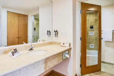 Un baño de Fiesta Inn Torreon Galerias