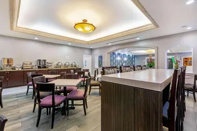 Un restaurante o sitio para comer en La Quinta by Wyndham Cd Juarez Near US Consulate