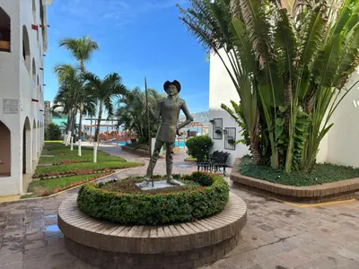 Jardín al aire libre en Hotel Quijote Inn