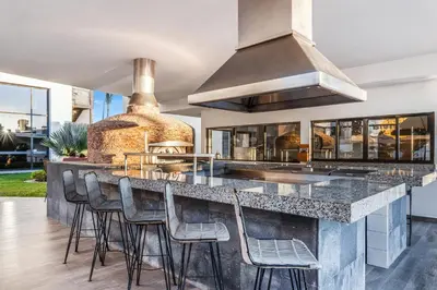 Un restaurante o sitio para comer en Sunvivia by Fiesta Americana Mazatlán