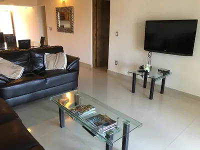 Una televisión o centro de entretenimiento en Marina Nopolo 413
