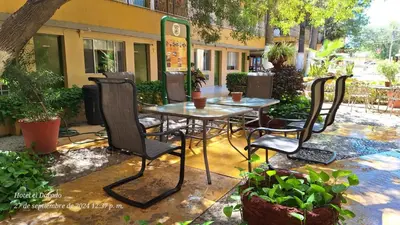 Jardín al aire libre en Hotel El Dorado