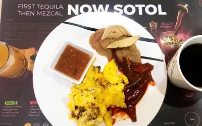 Comida en o cerca de este hotel