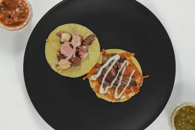 Comida en o cerca de este hotel