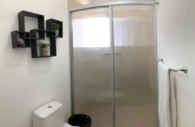 Un baño de Condominio con alberca en Zona Cerritos