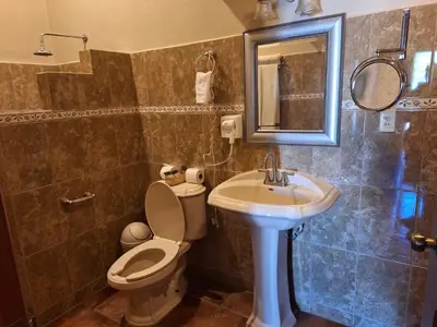 Un baño de Álamos Bonito Resort