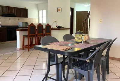 Una cocina o zona de cocina en Casa Baraka, Casa Vacacional en Mazatlán cerca de Malecón, Centro Histórico y Playa