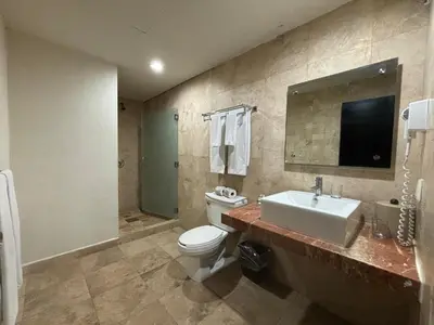 Un baño de Coral Island Beach View Hotel