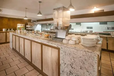 Una cocina o zona de cocina en Quality Inn Ciudad Obregon