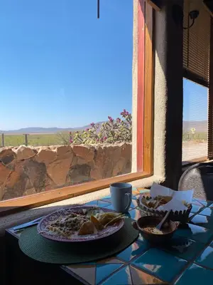 Comida en o cerca de este hotel