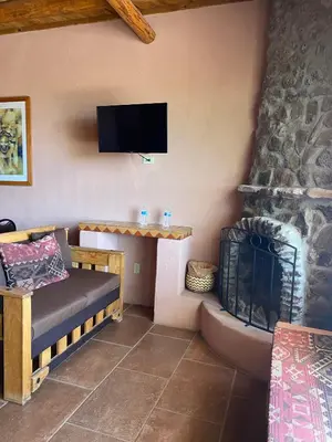 Una televisión o centro de entretenimiento en PUEBLO DEL SOuL at Paquime