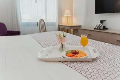 Comida en o cerca de este hotel