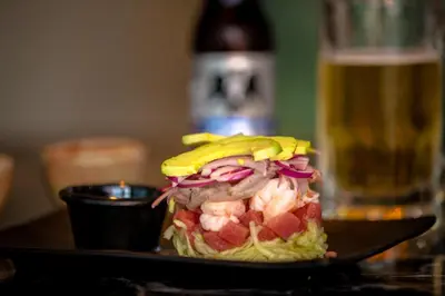 Comida en o cerca de este hotel