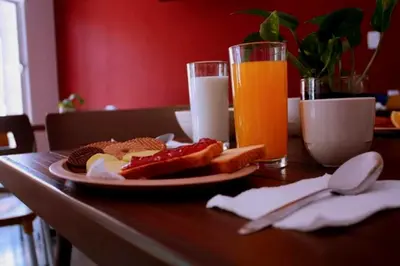 Comida en o cerca de este hotel
