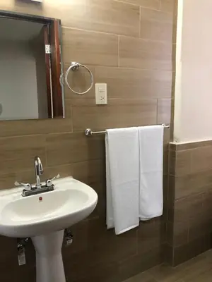Un baño de Hotel Lorena