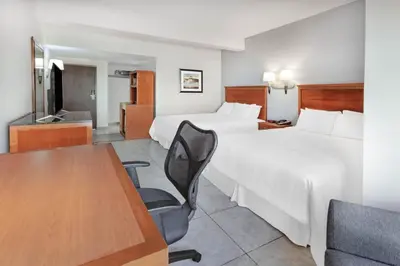 Cama o camas de una habitación en Days Inn by Wyndham Piedras Negras