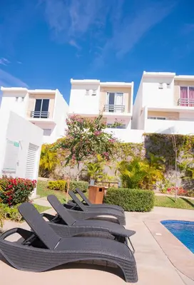 Piscina en o cerca de CASA EN PRIVADA FRENTE A LA PLAYA CON ALBERCA!