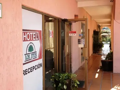 Certificado, premio, señal o documento que está expuesto en Los Jitos Hotel & Suites