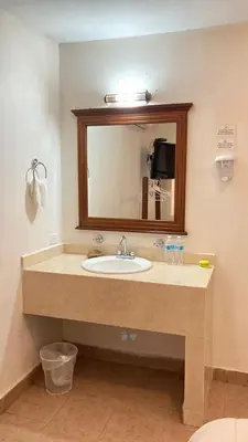 Un baño de Mansion Serrano Hotel