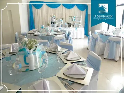 Un restaurante o sitio para comer en Hotel El Sembrador