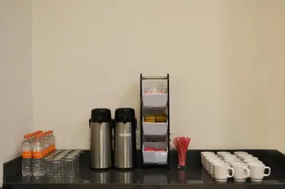 Utensilios para hacer té y café en Holiday Inn Express Guaymas by IHG