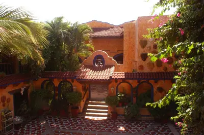 Jardín al aire libre en Hotel el Fuerte