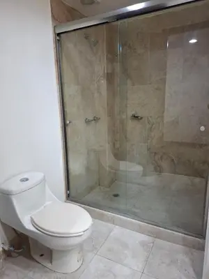 Un baño de Hotel ALO! Express